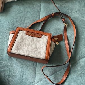 Michael Kors Mini cross bag